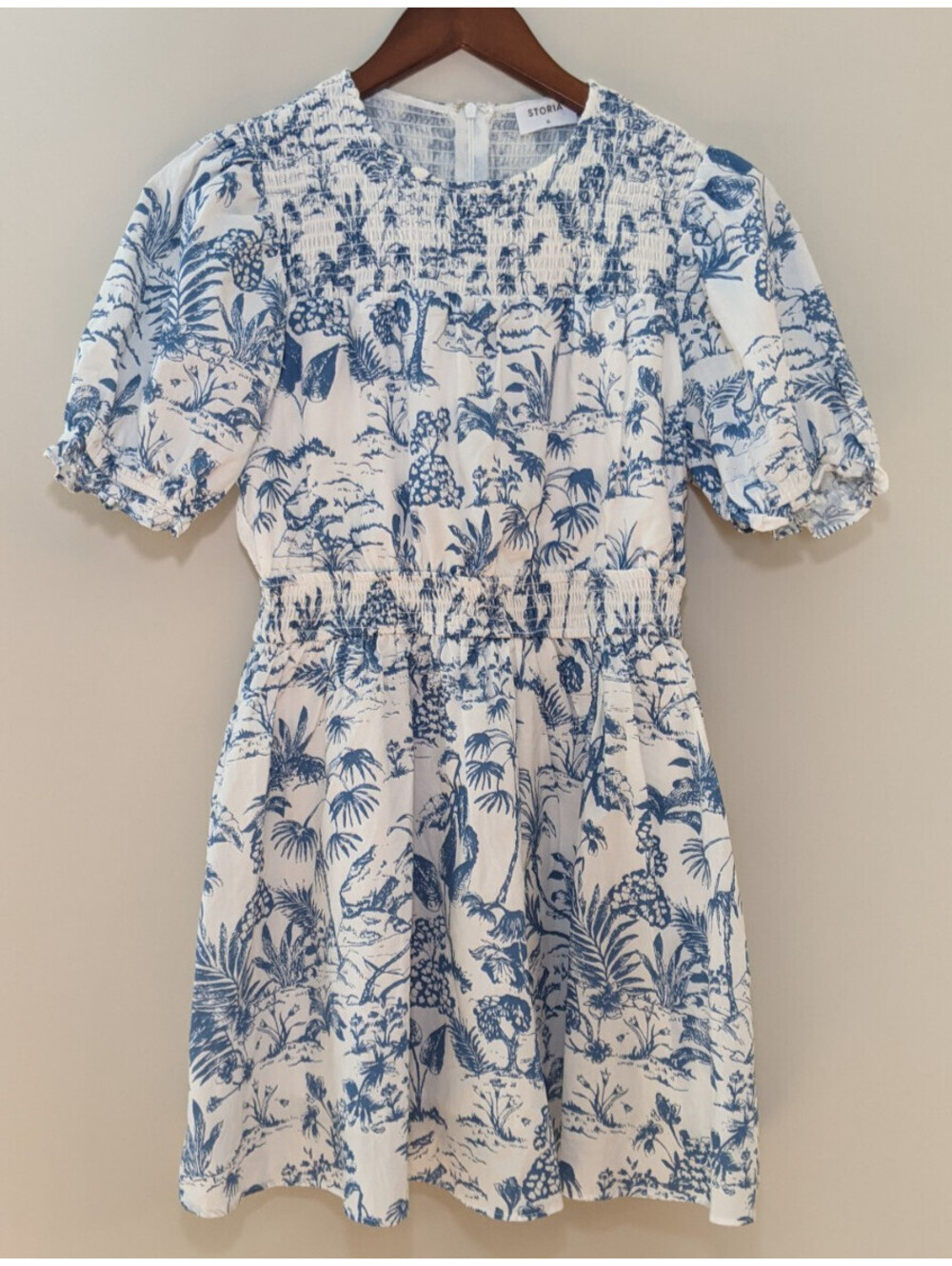 Storia Boutique Store Women's Size Small Blue Tropical Print Mini Dress